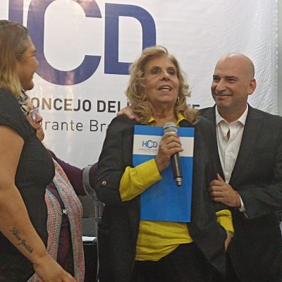 Reconocimiento a las Dras Belén Loguercio y Marta Pascual (2)
